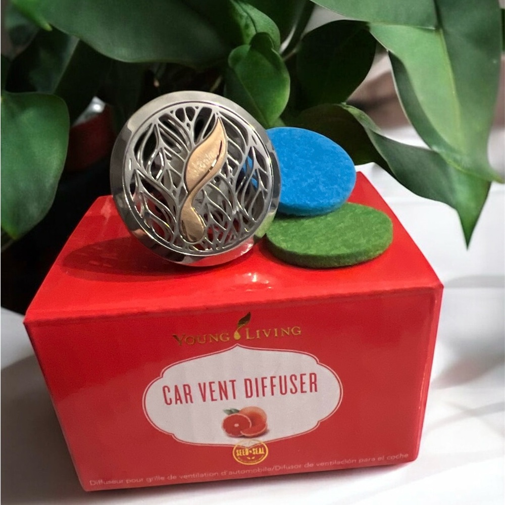 Young Living Silver & Gold Leaf Car Vent Diffuser